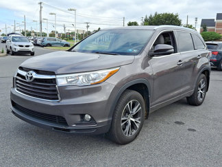 Used 2016 Toyota Highlander XLE image 1
