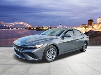 Used 2024 Hyundai Elantra SEL image 1