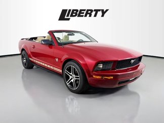 Used 2009 Ford Mustang Convertible image 1