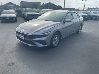 New 2025 Hyundai Elantra SE image 1