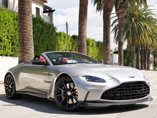 Used 2023 Aston Martin V12 Vantage Roadster image 1