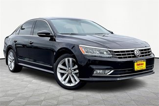 Used 2017 Volkswagen Passat 1.8T SE image 1