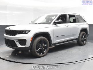 Used 2022 Jeep Grand Cherokee Altitude image 1