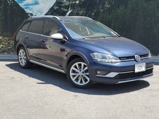 Used 2018 Volkswagen Golf S image 1