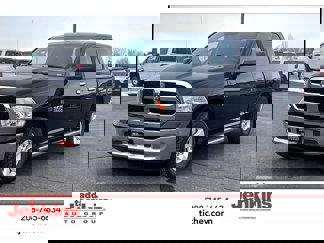 Used 2016 RAM 1500 Big Horn image 1