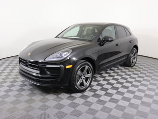 Used 2024 Porsche Macan image 1
