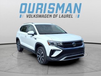 Certified 2024 Volkswagen Taos SE image 1