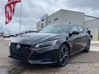 Used 2023 Nissan Altima 2.5 SR image 1