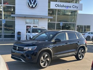 New 2024 Volkswagen Taos SE image 1