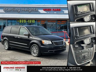 Used 2014 Chrysler Town & Country Touring-L w/ Driver Convenience Group image 1