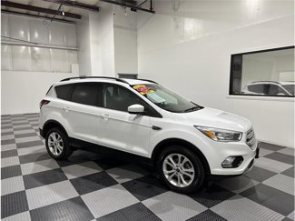 Used 2018 Ford Escape SE image 1