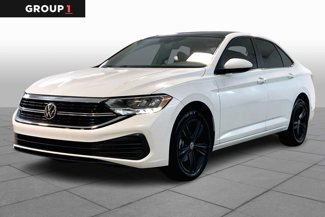 Used 2023 Volkswagen Jetta SE image 1