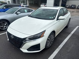 Used 2023 Nissan Altima 2.5 SV w/ SV Premium Package image 1