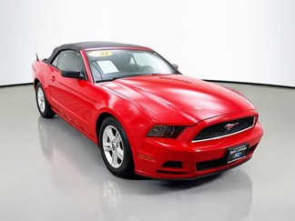 Used 2014 Ford Mustang Convertible image 1