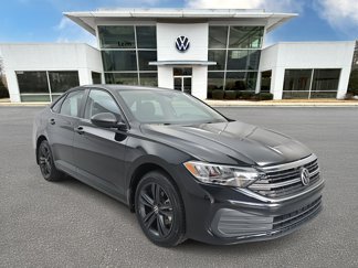 Used 2023 Volkswagen Jetta SE image 1