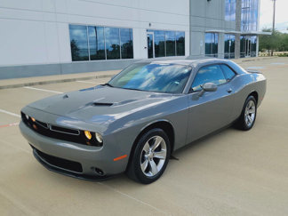 Used 2019 Dodge Challenger SXT image 1