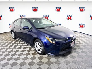 Certified 2022 Toyota Corolla LE image 1