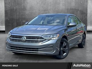 Used 2023 Volkswagen Jetta SE image 1