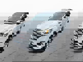 Used 2017 Ford Escape SE w/ SE Cold Weather Package image 1