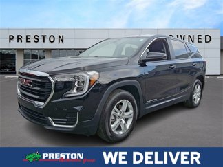 Used 2024 GMC Terrain SLE image 1