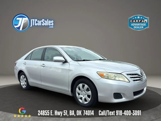 Used 2010 Toyota Camry LE image 1