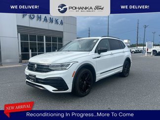 Used 2022 Volkswagen Tiguan SE R-Line image 1