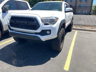 Used 2017 Toyota Tacoma TRD Off-Road image 1