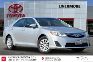 Used 2014 Toyota Camry LE image 1