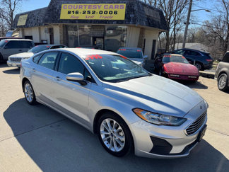 Used 2019 Ford Fusion SE image 1