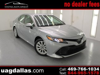 Used 2020 Toyota Camry LE image 1