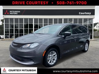 Used 2022 Chrysler Voyager LX image 1