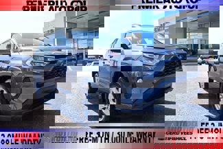 Used 2020 Toyota RAV4 XLE image 1