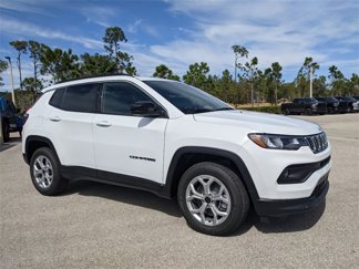 New 2025 Jeep Compass Latitude image 1