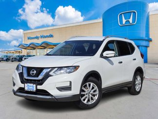 Used 2017 Nissan Rogue SV image 1