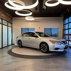 Used 2018 Nissan Altima 2.5 SV image 1