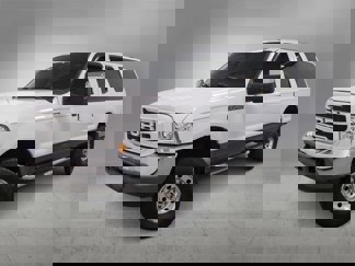Used 2002 Ford Excursion XLT image 1