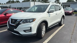 Used 2020 Nissan Rogue SV image 1