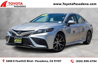 Used 2021 Toyota Camry SE image 1