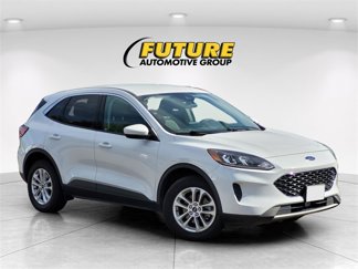 Used 2020 Ford Escape SE image 1