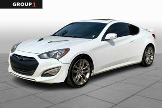 Used 2015 Hyundai Genesis 3.8 image 1