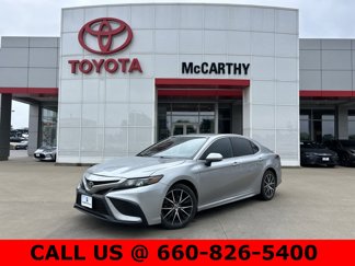 Used 2021 Toyota Camry SE image 1