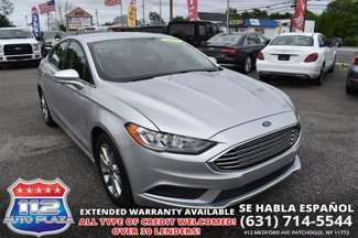 Used 2017 Ford Fusion SE w/ Fusion SE Technology Package image 1