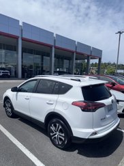 Used 2016 Toyota RAV4 LE image 1