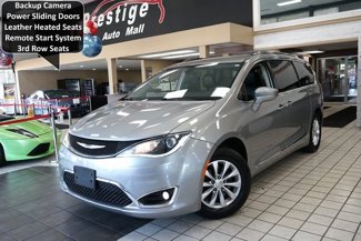 Used 2018 Chrysler Pacifica Touring-L image 1