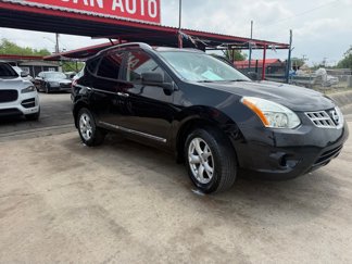 Used 2011 Nissan Rogue SV w/ Premium Pkg image 1