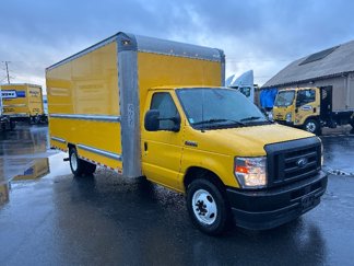 Used 2022 Ford E-350 and Econoline 350 Super Duty image 1