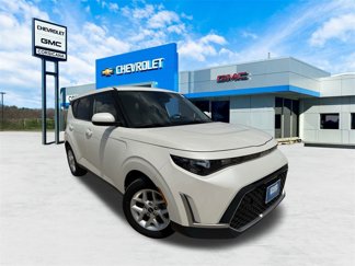 Used 2023 Kia Soul LX w/ Option Group 015 image 1