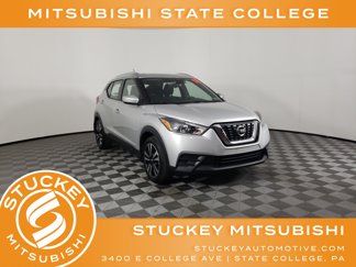 Used 2018 Nissan Kicks SV image 1