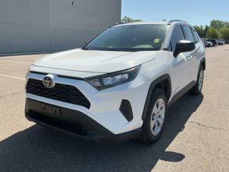Used 2020 Toyota RAV4 LE image 1