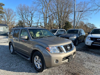 Used 2009 Nissan Pathfinder SE image 1